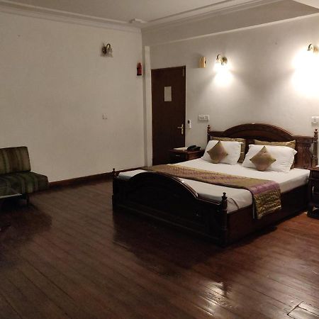 Hotel Blossom Shimla Bagian luar foto