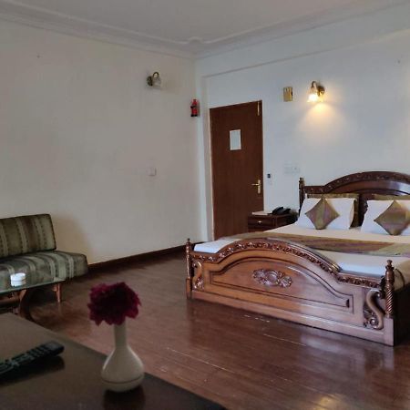 Hotel Blossom Shimla Bagian luar foto