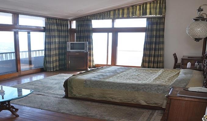 Hotel Blossom Shimla Bagian luar foto